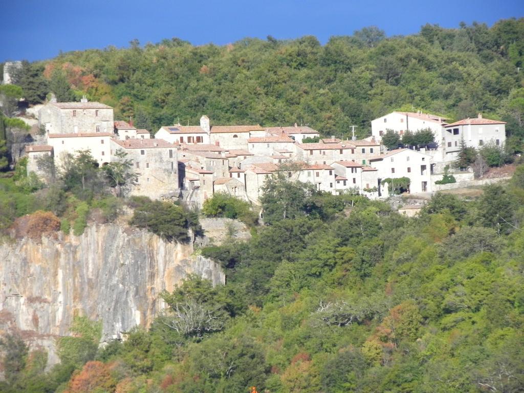 Agriturismo Sugheretello センプロニアーノ エクステリア 写真