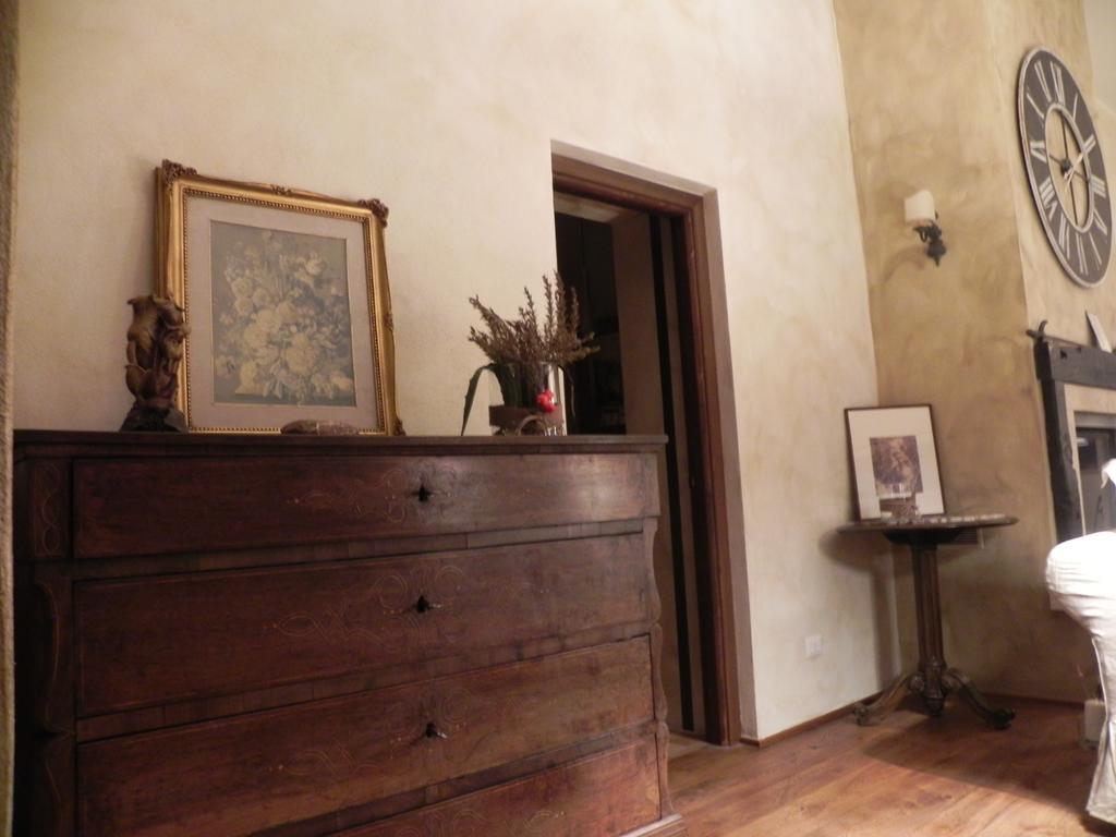 Agriturismo Sugheretello センプロニアーノ エクステリア 写真