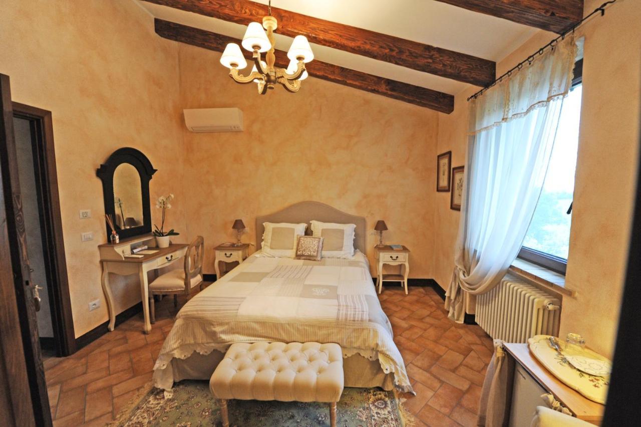 Agriturismo Sugheretello センプロニアーノ エクステリア 写真